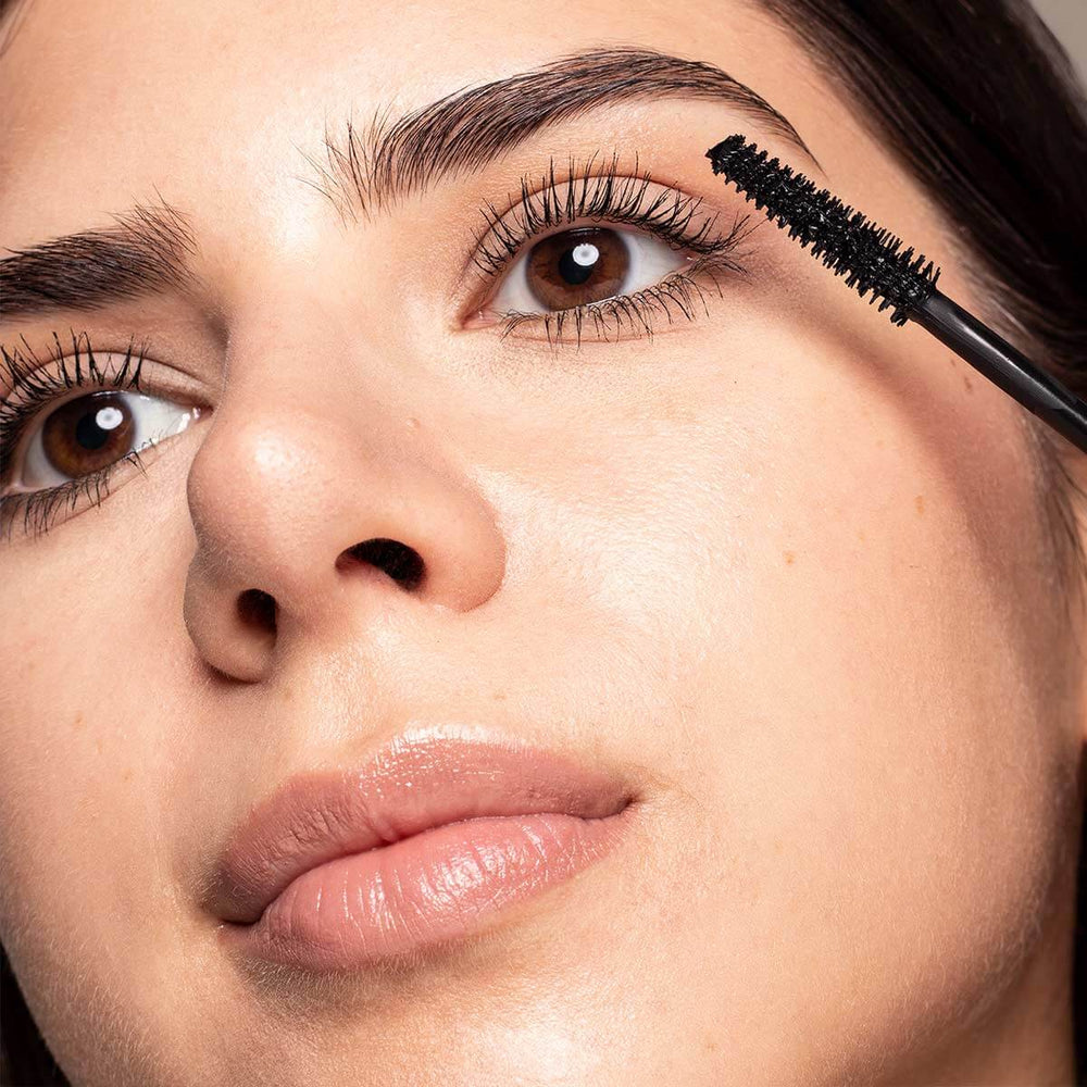 Eye Opening Vegan Mascara with Black Quinoa